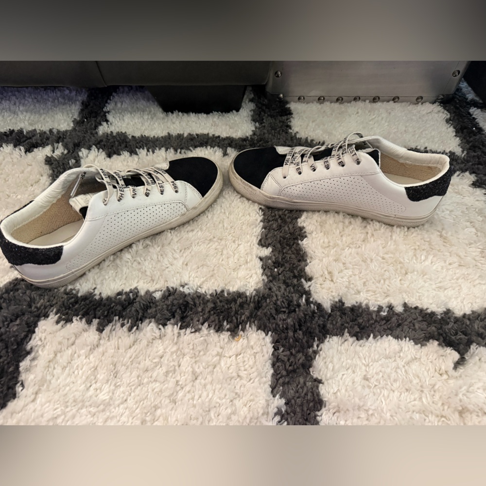 White and Black Low-Top Sneakers Star Sneakers - Picture 6 of 8
